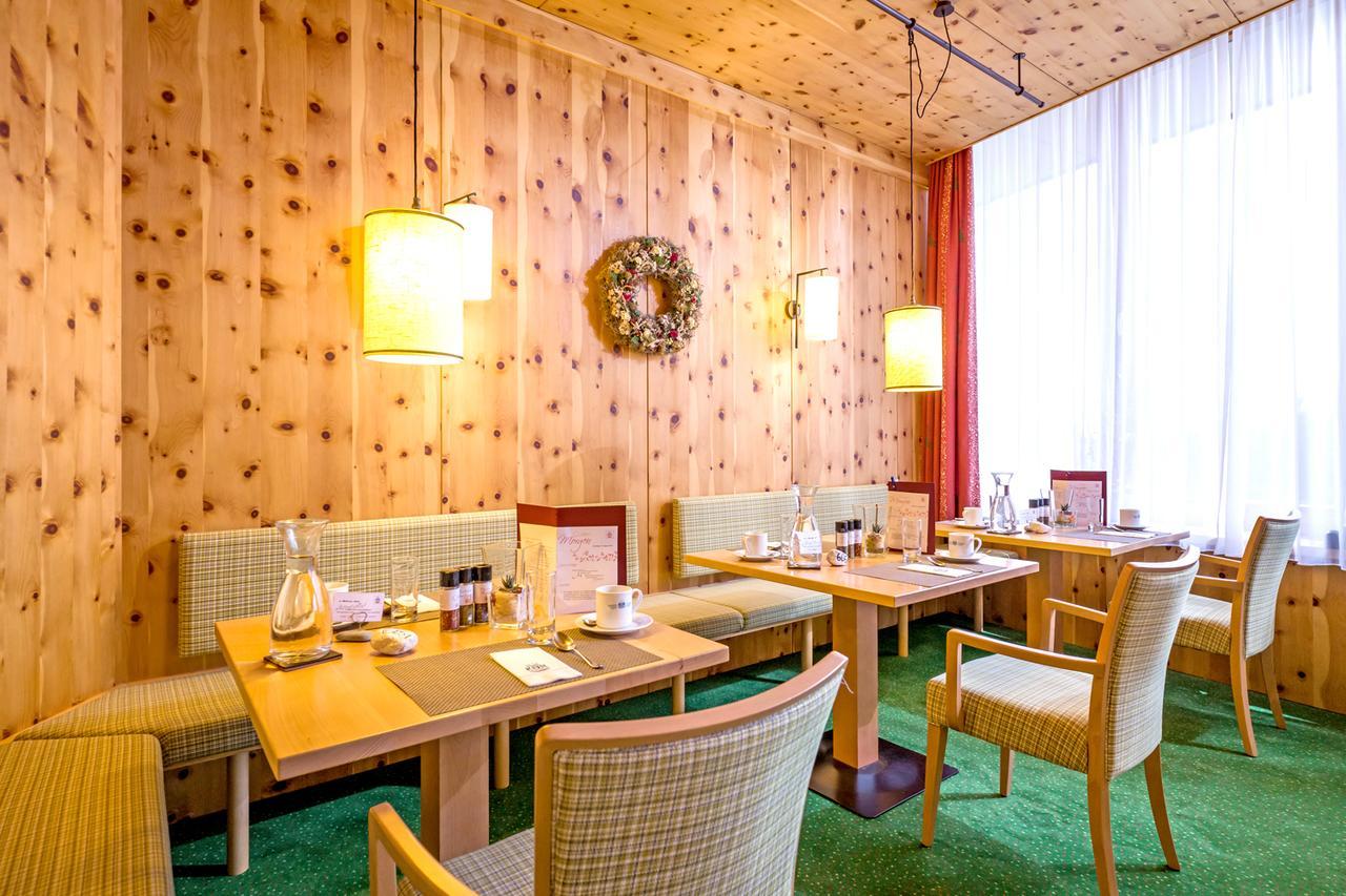 Vivea Gesundheitshotel Bad Goisern Exterior photo
